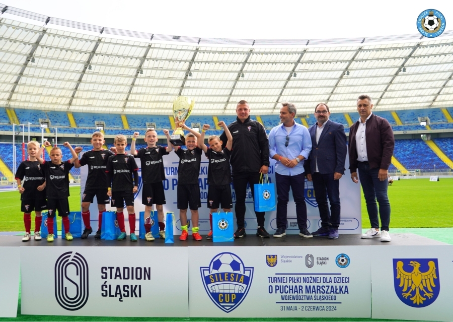 Górnik Zabrze z pucharem turnieju Silesia Cup